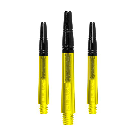 Harrow's Alamo VS2 Shafts - Yellow Das Bild zeigt drei gelbe Dartschäfte mit schwarzen Spitzen. Die Schäfte sind mit „Alamo VS2“ beschriftet und stehen aufrecht nebeneinander.