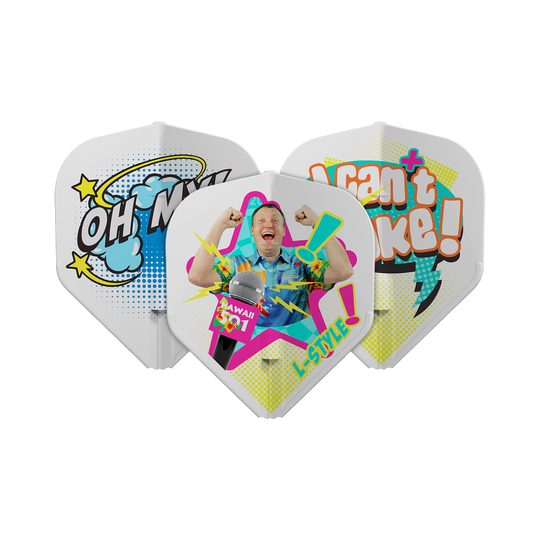 L-Style Wayne Mardle Type B L1EZ White Flights Das Bild zeigt drei Dartflights mit bunten, auffälligen Designs und Comic-Schriftzügen. Auf einem Flight ist ein jubelnder Mann abgebildet, während die anderen Sätze wie "OH MY!" und "I can't take!" zeigen.