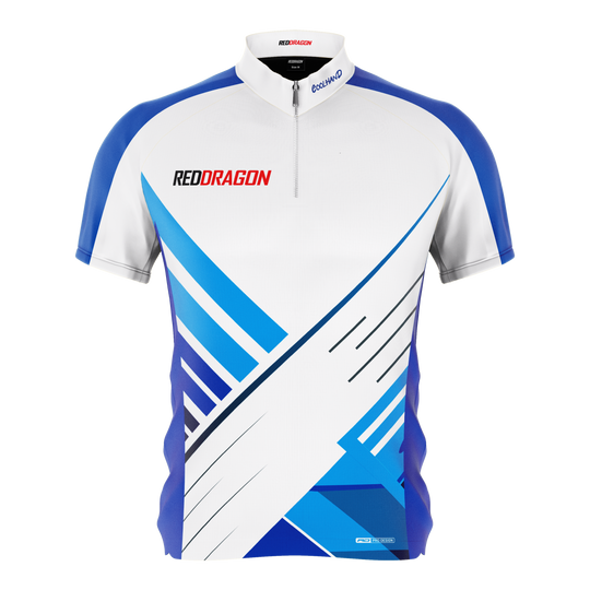 Red Dragon Luke Humphries Limited Edition dart shirt Das Bild zeigt das Red Dragon Luke Humphries Limited Edition Dartshirt. Es handelt sich um ein limitiertes Darttrikot von Luke Humphries.