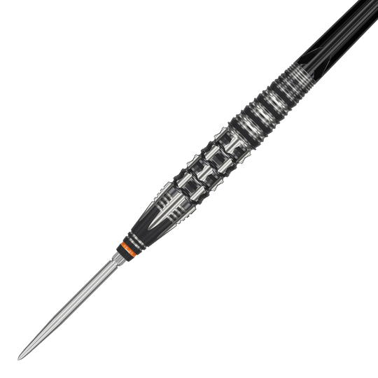 Target Japan Black Marque Dancing Duck GEN 4 steel darts Das Bild zeigt einen Target Japan Black Marque Dancing Duck GEN 4 Steeldart. Der Dart hat ein auffälliges, schwarz-silbernes Design mit markanten Rillen für besseren Halt.