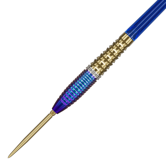 Auf dem Bild sind die Target Japan Prime Series Zenith GEN2 Swiss Point Steeldarts mit 23g zu erkennen. Das Produkt ist für präzises Dartspiel gemacht.