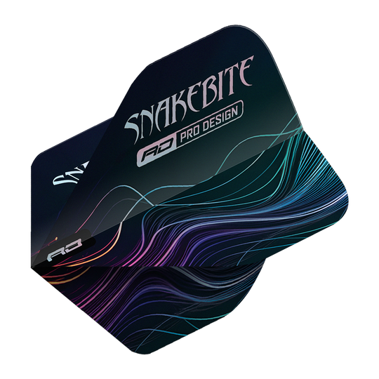 Auf dem Bild sind Dartflights des Modells "Red Dragon Hardcore Peter Wright Multi No2 Standard Flights" zu sehen. Sie sind dunkel gestaltet und tragen die Aufschrift "Snakebite" mit farbigen Linien im Hintergrund.