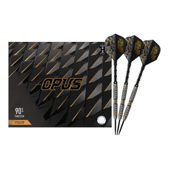 Harrows Opus Steeldarts Das Bild zeigt das Produkt "Harrows Opus Steeldarts" mit einem eleganten schwarzen Design. Drei Steeldarts sind neben der stilvollen Verpackung abgebildet.
