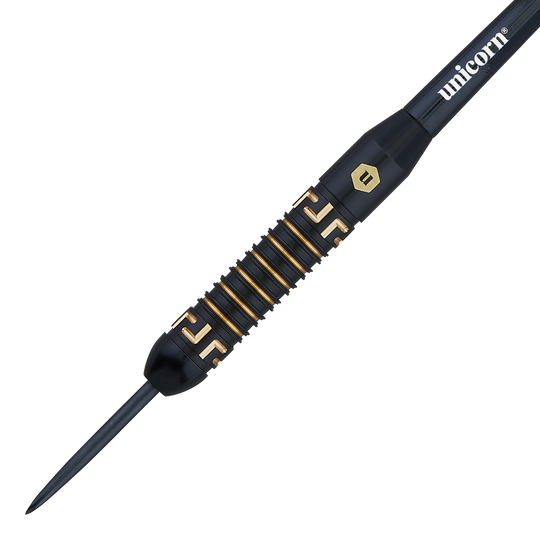 Unicorn Top Brass V1 Steeldarts - 20g Das Bild zeigt einen Unicorn Top Brass V1 Steeldart mit einem Gewicht von 20 Gramm. Der Dart ist überwiegend schwarz mit goldenen Akzenten und besitzt ein geriffeltes Griffstück für besseren Halt.