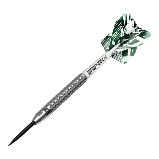 GOAT Fairway V2 Tungsten Steel Darts Das Bild zeigt einen GOAT Fairway V2 Tungsten Steeldart. Der Dartpfeil hat ein silbernes Griffstück mit strukturierter Oberfläche und grüne Flights mit weißem Muster.