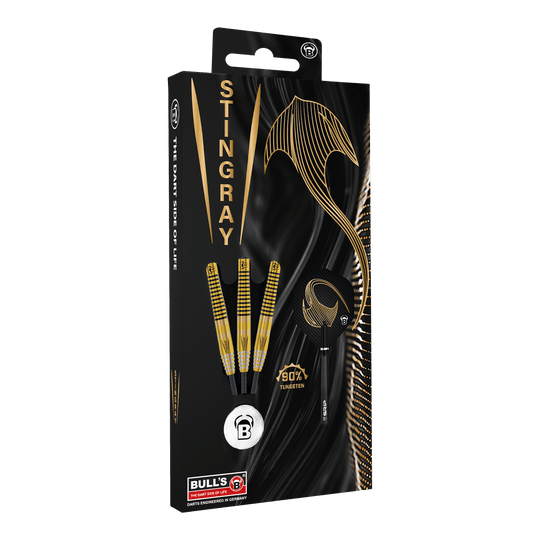 Bulls Stingray ST3 Steeldarts Die Verpackung zeigt die Bulls Stingray ST3 Steeldarts mit einem stilvollen schwarzen und goldenen Design. Auf der Packung ist auch ein goldener Stachelrochen sowie der Hinweis "90% Tungsten" abgebildet.