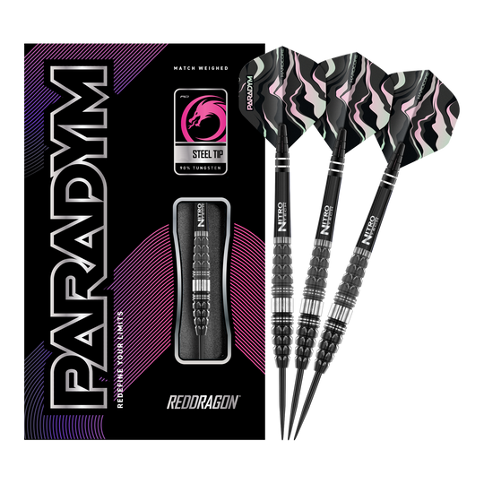Red Dragon Paradym Torpedo Steel Darts Das Bild zeigt die Red Dragon Paradym Torpedo Steeldarts zusammen mit ihrer Verpackung. Die Darts haben ein schwarz-silbernes Design und sind für Präzision und Langlebigkeit bekannt.