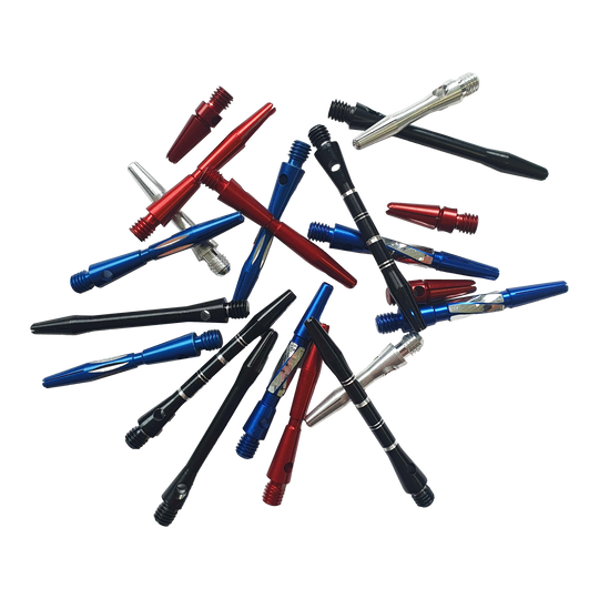 Alu-Shaft Surprise Set - 7 sets Das Bild zeigt eine Auswahl an bunten Aluminiumschäften für Dartpfeile. Die Schäfte sind in verschiedenen Farben wie Rot, Blau, Schwarz und Silber enthalten.