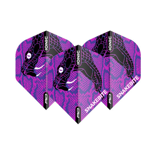Das Bild zeigt drei Dart-Flights mit einem auffälligen lila-schwarzen Schlangenkopf-Design. Auf den Flights stehen die Wörter "IONIC" und "SNAKEBITE".