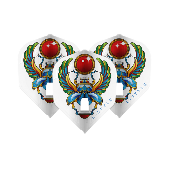 Das Bild zeigt drei weiße Dart-Flights mit einem bunten Skarabäus-Design und der Aufschrift "L-STYLE". Die Flügel des Käfers sind weit ausgebreitet und eine leuchtend rote Kugel ist oben abgebildet.