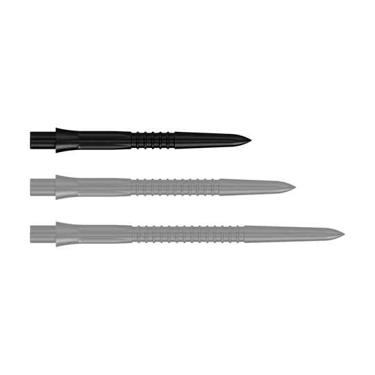 Schwarze Steeldartspitzen, 26 mm Länge, aus der Misson Caliburn EVO GV1 Serie. Die Aufnahme zeigt eine Detailansicht der Dartspitzen.