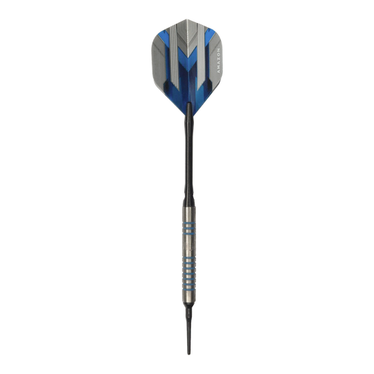 McDart 85 Tungsten V1 soft darts - 17g Dies ist ein McDart 85er Tungsten V1 Softdart mit einem Gewicht von 17g. Der Dart hat blaue und silberne Akzente und eine schwarze Spitze.