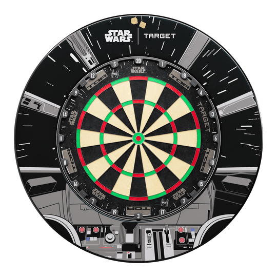 Target Star Wars Millennium Falcon TOR Dartboard Surround Bundle Dieses Bild zeigt das Target Star Wars Millennium Falcon Surround Board Bundle. Es handelt sich um ein spezielles Bundle für Dartliebhaber und Star Wars Fans.