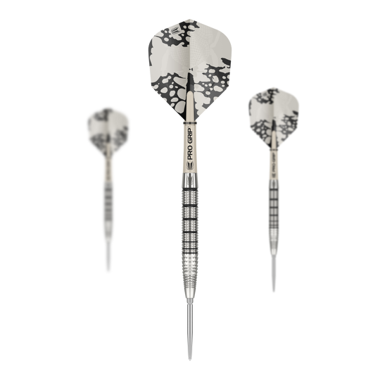 Target EXO SP02 Swiss Point steel darts Das Bild zeigt drei Target EXO SP02 Swiss Point Steeldarts mit modernen, silbernen Flights. Die Darts haben einen geriffelten Griff und sind mit dem Schriftzug "PRO GRIP" versehen.